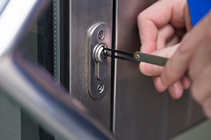 ouverture de porte a paris 18